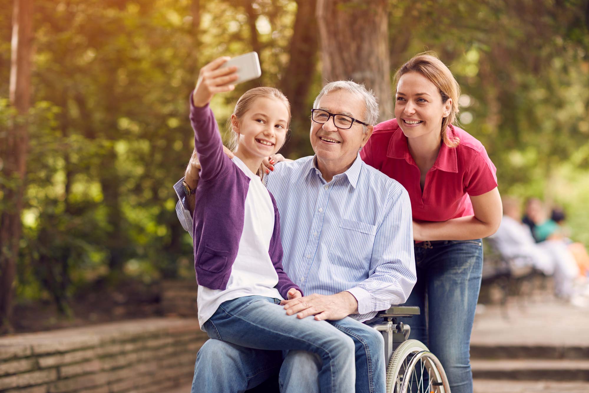 Who are seniors. Папа с дочерью инвалидом. Мама и папа бизнесмены. Дедушка и внучка. Мама и папа фото.